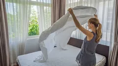 Wie oft und warum muss Bettwäsche für Erwachsene, Kinder und Allergiker regelmäßig gewechselt werden?